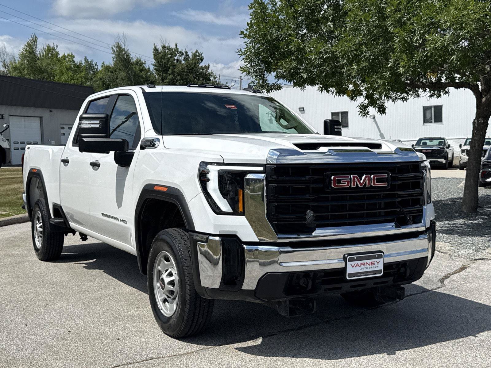 Used 2025 GMC Sierra 2500 Pro w/ Convenience Package AWD/4WD image 3