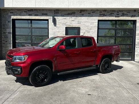Used 2022 Chevrolet Colorado LT w/ Trail Boss Package AWD/4WD image 7