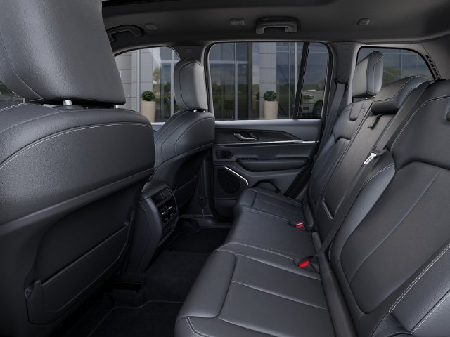 New 2027 Jeep Grand Cherokee Limited w/ Limited Altitude Package AWD/4WD image 23