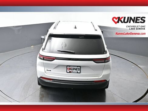 Used 2026 Jeep Grand Cherokee Altitude AWD/4WD image 41