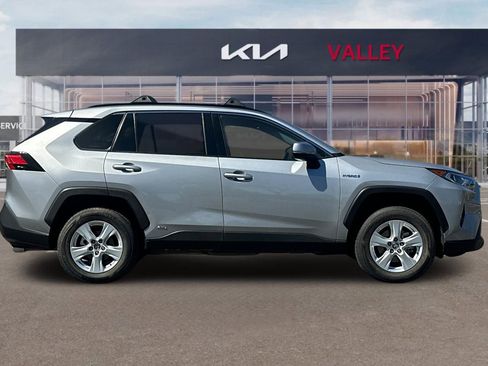 Used 2020 Toyota RAV4 XLE w/ XLE Grade Weather Package image 3