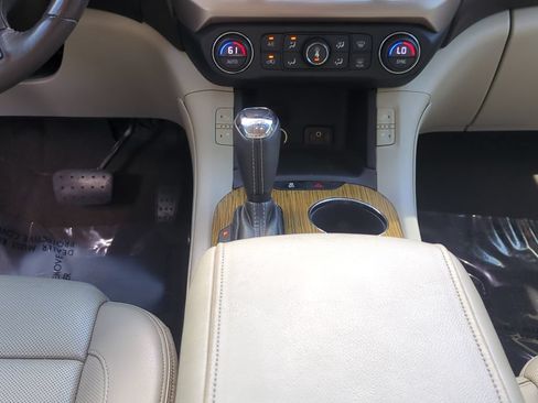 Used 2017 GMC Acadia Denali w/ Technology Package FWD image 21