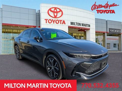 Used 2024 Toyota Crown Limited image 1