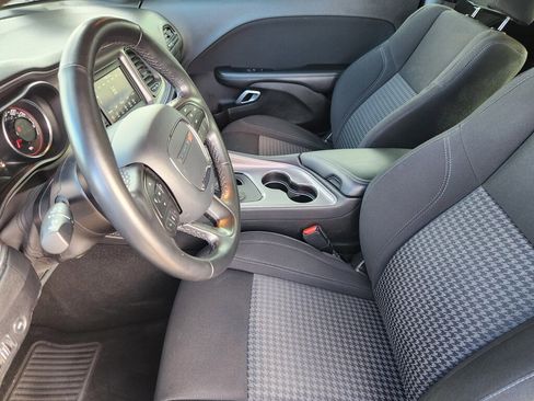 Used 2023 Dodge Challenger SXT image 8