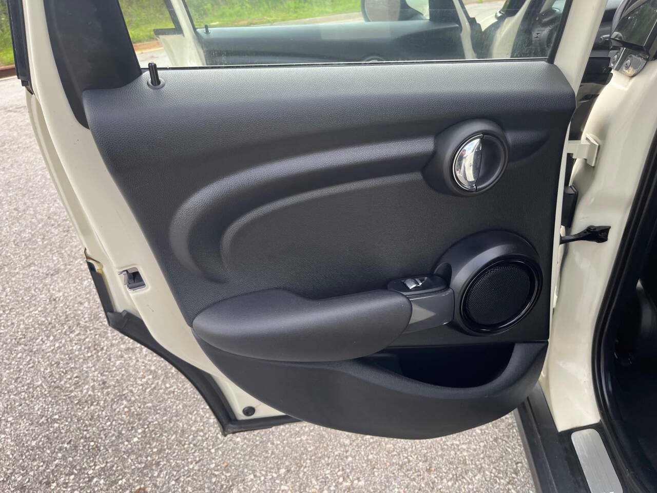 Used 2016 MINI Cooper 4-Door Hardtop FWD image 10