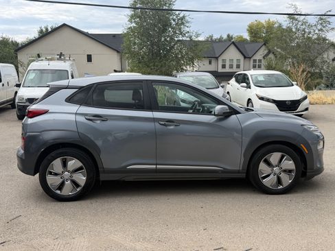 Used 2021 Hyundai Kona Limited w/ Cargo Package FWD image 7