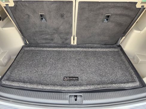 Used 2025 Volkswagen Atlas SE FWD image 33