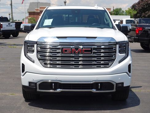 Used 2024 GMC Sierra 1500 Denali w/ Denali Reserve Package AWD/4WD image 5