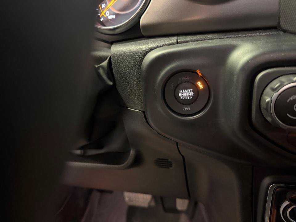 Used 2023 Jeep Gladiator Sport AWD/4WD image 24