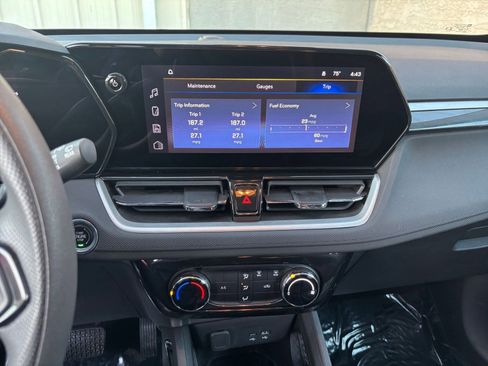 Used 2025 Chevrolet TrailBlazer LT image 18