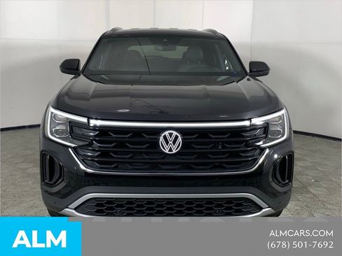 Used 2025 Volkswagen Atlas Cross Sport SE image 17
