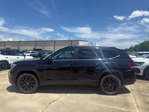 New 2026 Volkswagen Atlas SE FWD image 8