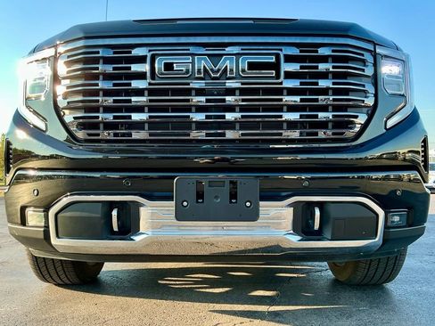 Used 2025 GMC Sierra 1500 Denali Ultimate AWD/4WD image 9