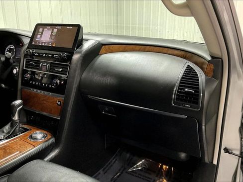 Used 2024 Nissan Armada SL image 16