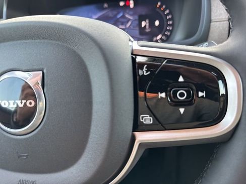 New 2026 Volvo XC90 B6 Plus w/ Protection Package Premier image 19