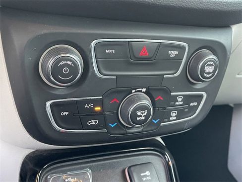 Used 2020 Jeep Compass Limited image 19