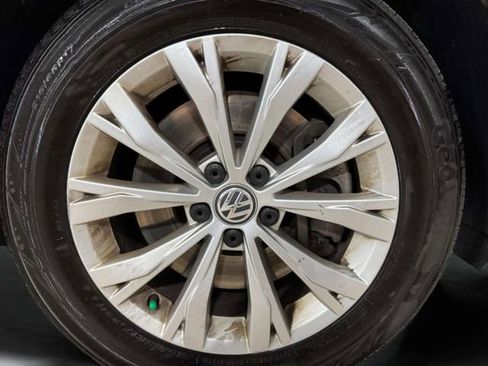 Used 2018 Volkswagen Tiguan SE AWD/4WD image 31