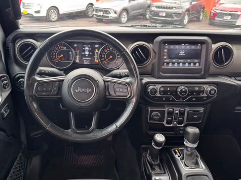 Used 2020 Jeep Gladiator Sport w/ Quick Order Package 24S AWD/4WD image 9