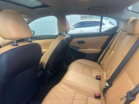 Used 2025 Nissan Sentra SV w/ SV Premium Package image 10