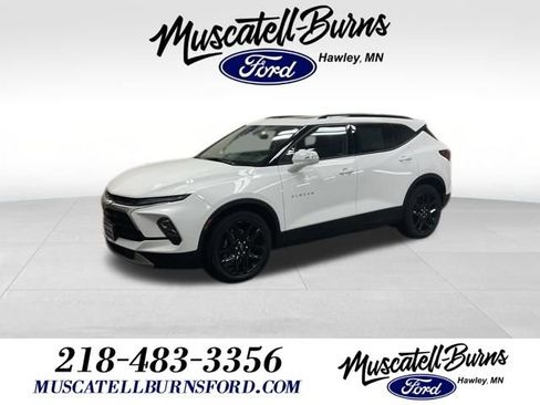 Used 2025 Chevrolet Blazer LT w/ Sound & Technology Package image 1