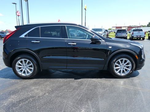 Certified 2019 Cadillac XT4 Luxury w/ Cold Weather Package FWD image 4