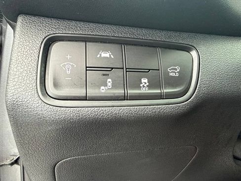 Used 2019 Hyundai Santa Fe FWD image 11