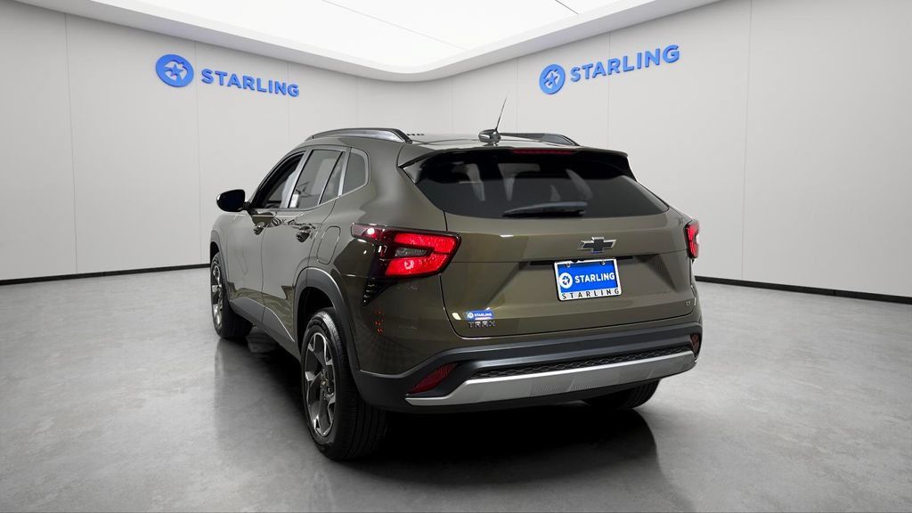 Certified 2024 Chevrolet Trax LT w/ Driver Confidence Package FWD image 12