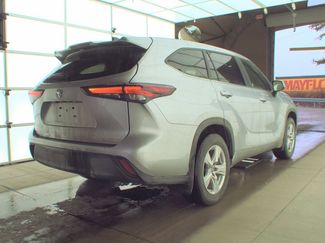 Used 2024 Toyota Highlander LE video 2