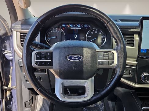 Used 2023 Ford Expedition XLT RWD image 13