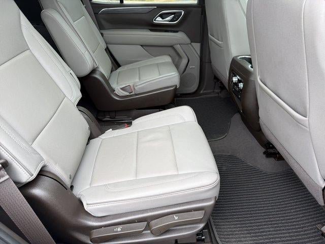 Used 2023 GMC Yukon SLT w/ SLT Luxury Package RWD image 16