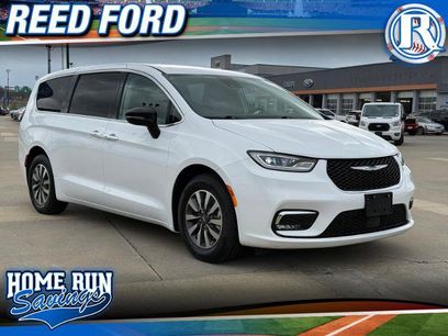 Used 2024 Chrysler Pacifica Limited