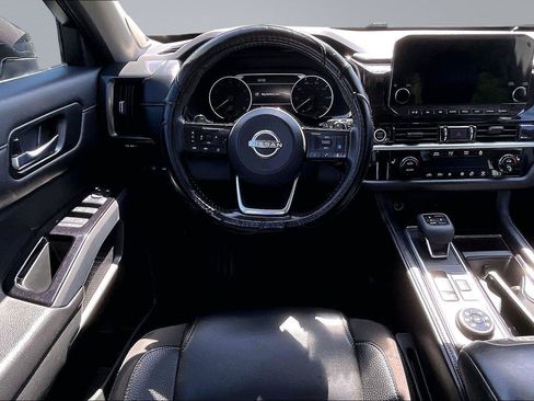 Certified 2023 Nissan Pathfinder SL w/ SL Premium Package AWD/4WD image 5