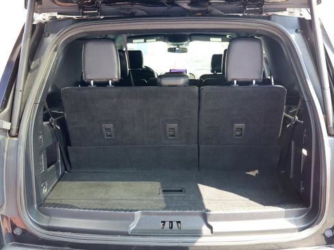 Used 2019 Ford Expedition XLT w/ Equipment Group 202A RWD image 10