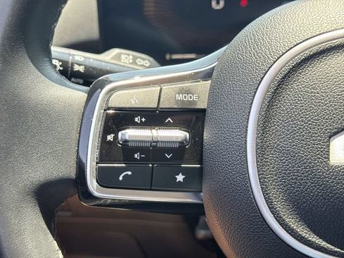 Used 2024 Kia Sorento S FWD image 29