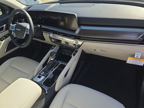New 2025 Kia Telluride S image 12