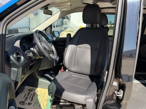 Used 2020 Mercedes-Benz Metris Passenger image 19