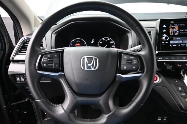 Used 2025 Honda Odyssey EX-L image 14