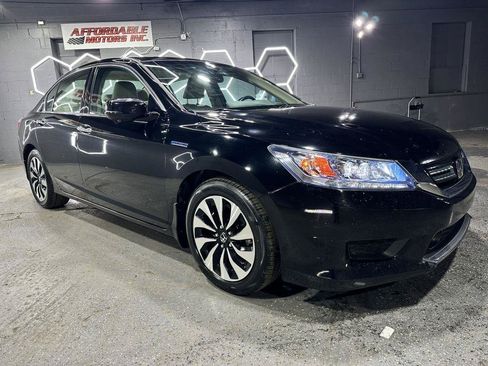 Used 2015 Honda Accord Touring image 7