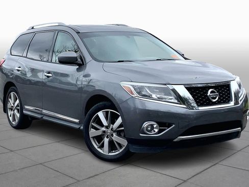 Used 2016 Nissan Pathfinder Platinum w/ Cargo Package image 2