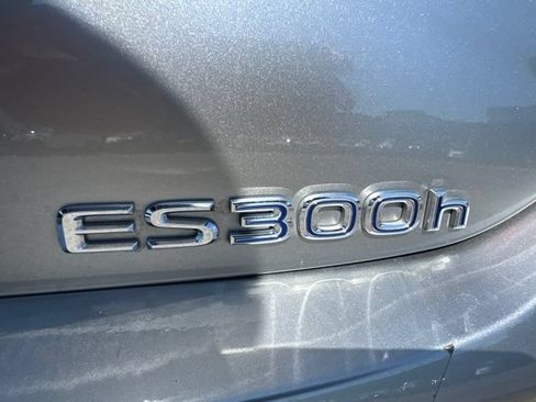 Used 2019 Lexus ES 300h w/ Accessory Package 2 FWD image 7