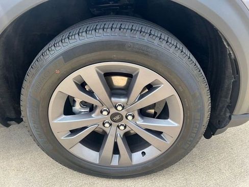 Used 2022 Ford Explorer XLT w/ Equipment Group 202A image 24