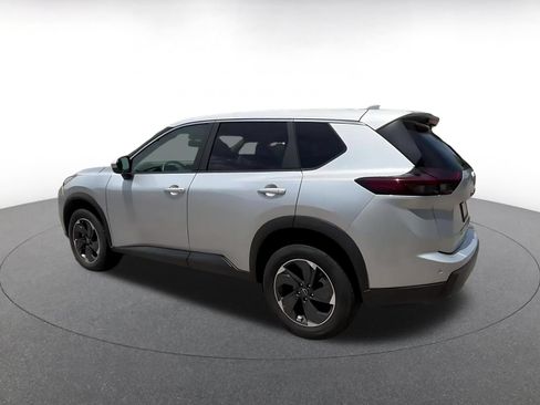 Used 2025 Nissan Rogue SV FWD image 10