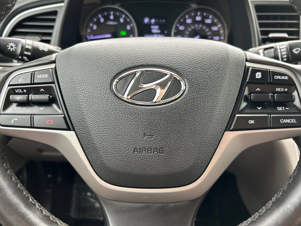 Used 2017 Hyundai Elantra Limited FWD image 9