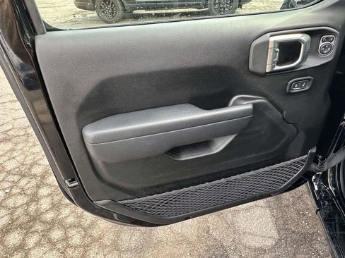 Used 2023 Jeep Wrangler Sport image 17