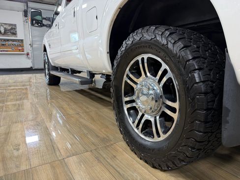 Used 2013 Ford F250 Platinum w/ FX4 Off Road Pkg AWD/4WD image 10