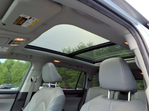 Used 2022 Toyota Highlander Platinum AWD/4WD image 16