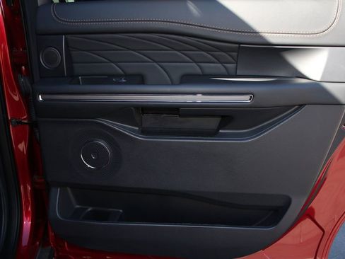 Certified 2022 Ford Expedition Max Platinum image 25