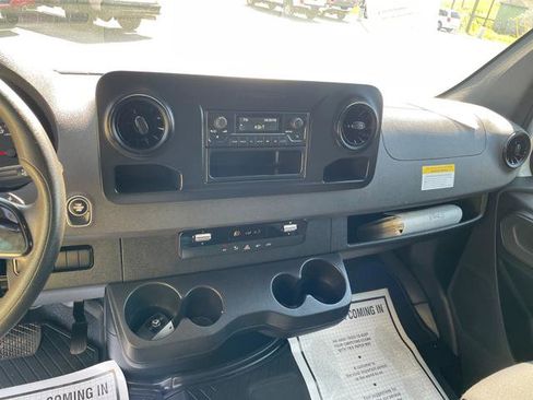 Used 2019 Mercedes-Benz Sprinter 2500 image 19
