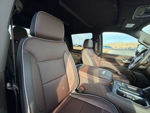 New 2026 GMC Sierra 2500 Denali w/ Denali Reserve Package image 15