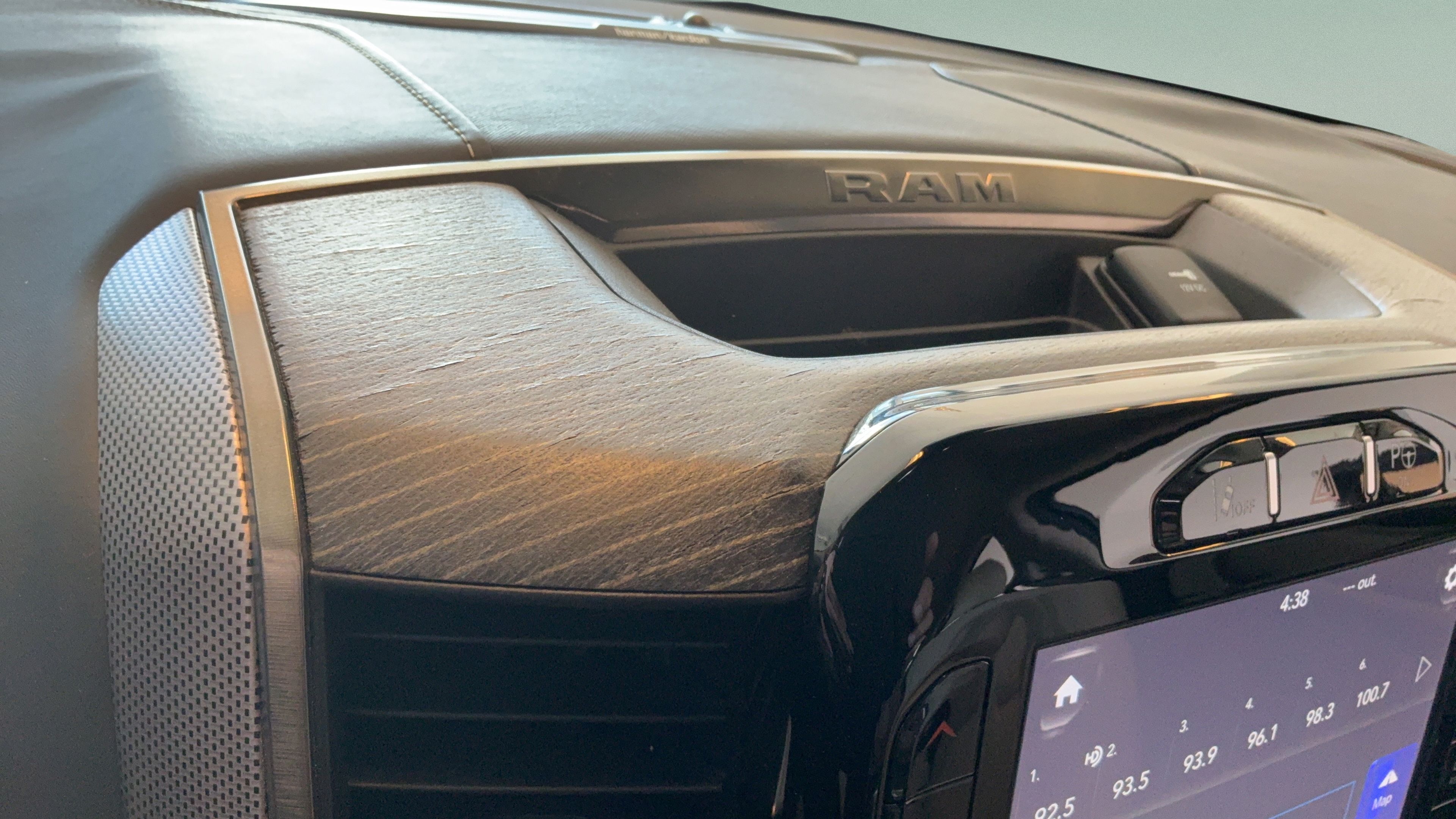 Used 2019 RAM 1500 Limited AWD/4WD image 19
